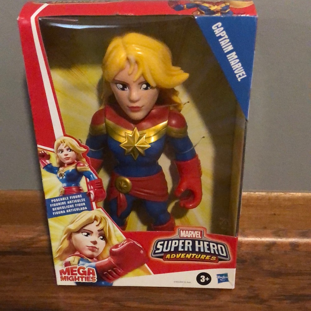 BRAND NEW MARVEL SUPER HERO ADVENTURE FUGURE! NIB! SMOKE FREE HOME!
